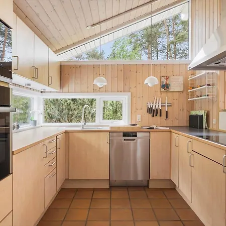 1487-aakirkeby-poseregardsvejen-3 Feriehus Vester Somarken