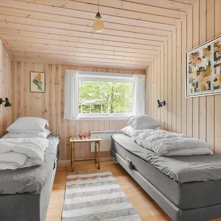 1487-aakirkeby-poseregardsvejen-3 * Vester Somarken